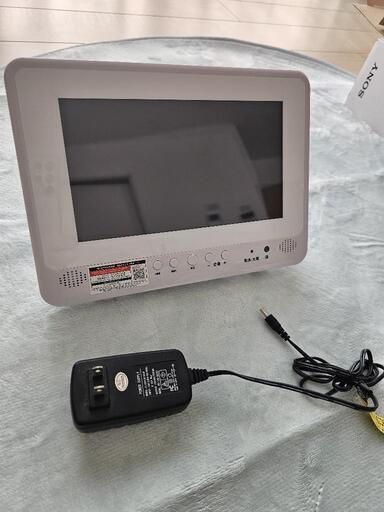 【取り引き中】防水DVD内蔵９インチモニター