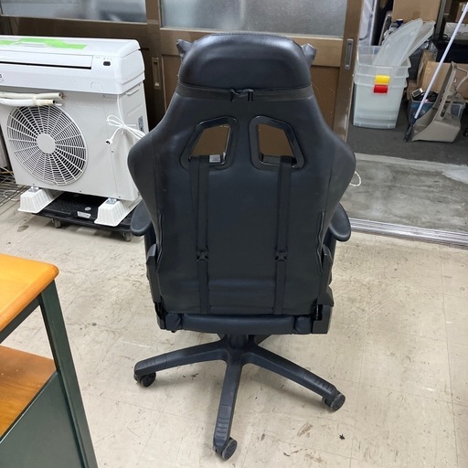 K2408-375 RAKU ゲーミングチェア キズ汚れ有り