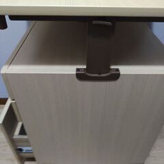 袖机（ニトリ）（売れました）の画像