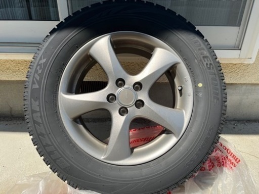 値下げ　ブリヂストンスタッドレスタイヤ215/65R16