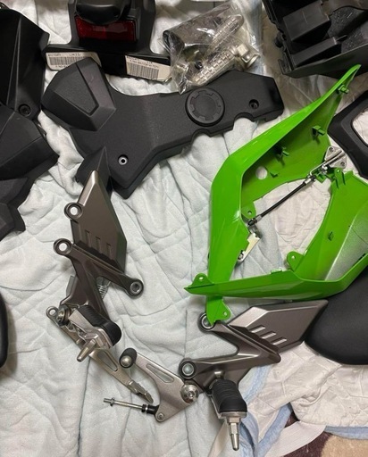 新車外し　ニンジャSL  NINJA250SLカウルほぼ一式