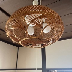 ラタン照明の画像