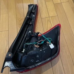 受け渡し者決定しました。ジューク前期テールランプ無料 の画像