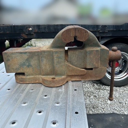 k0813603 リードバイス ベンチバイス 開口幅 150mm 丸胴バイス 重27kg パテントバイス 回転式 開閉確認済 中古 現状品 【引き取り限定】