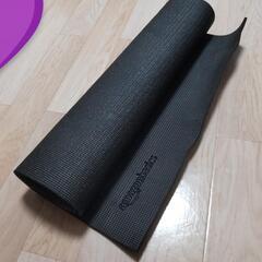 ヨガマット　AmazonBasic　軽量