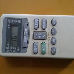 受付保留中になりました問い合わせストップで💦● 日立 製 先月まで普通に使って居た古い エアコン セット動作保証付き●の画像
