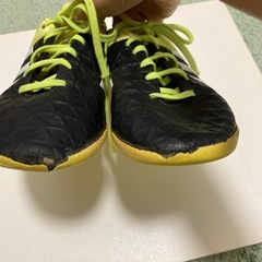 adidas 23cm トレーニングシューズの画像