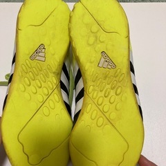adidas 23cm トレーニングシューズの画像