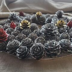 手作り松ぼっくりアートの画像