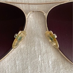 【サングラス】　GUESS ゲス　ユニセックス　ティアドロップ　サングラス　焦茶色の画像