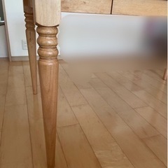 ダイニングテーブルの画像