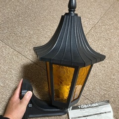 『無料』東芝製防雨形玄関灯(未使用品)