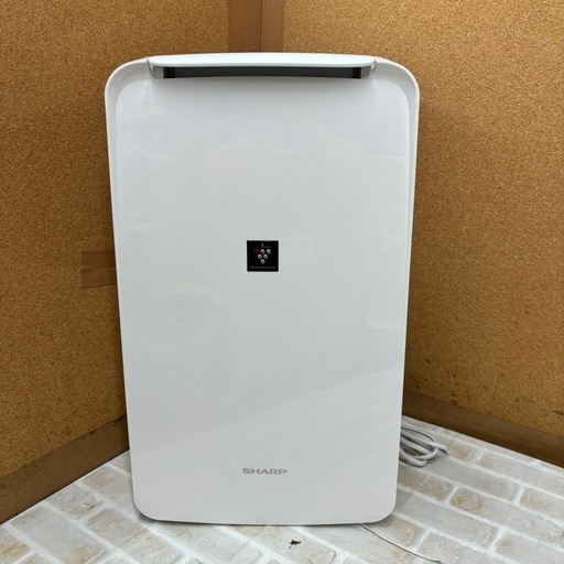 I484 ?  2023年製の美品♪ プラズマクラスター7000搭載♪ SHARP 除湿器 適用面積8～18畳用 ⭐ 動作確認済 ⭐ 