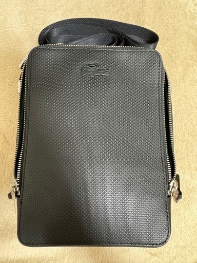 LACOSTE ラコステ　ショルダーバッグ