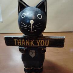 愛嬌のある　猫の置物　木製の画像