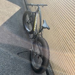 ビックフットの自転車の画像
