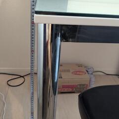 ダイニングテーブルとイス