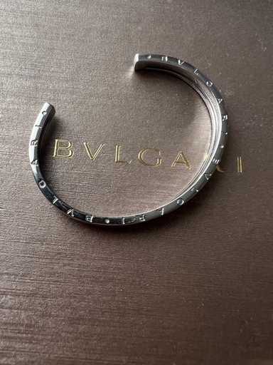 ブルガリ　ビーゼロワン　バングル
