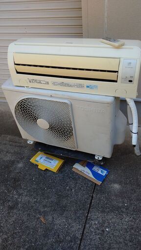 東芝　エアコン　4.0KW　お掃除機能付き　１００V