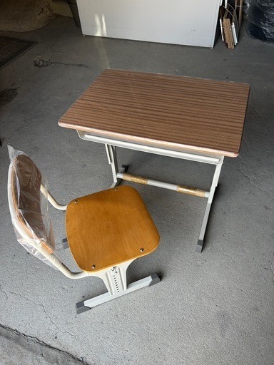 ☆学校の机と椅子のセット　天板木目