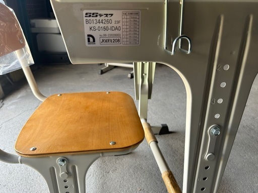 ☆学校の机と椅子のセット　天板木目