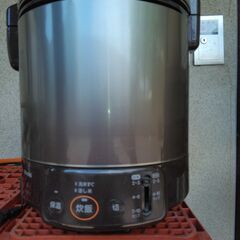 取引中　　電子ジャー付ガス炊飯器差し上げます。