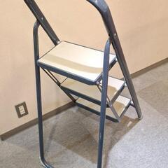 【取引終了しました】★脚立★3段★折り畳み式★ペタンコ収納可能★の画像