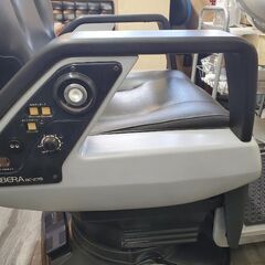 【直接引取限定】稼働品・新明和・電動理容椅子・理容 美容 業務用の画像