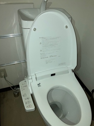 温水洗浄便座、便器もどうぞ。