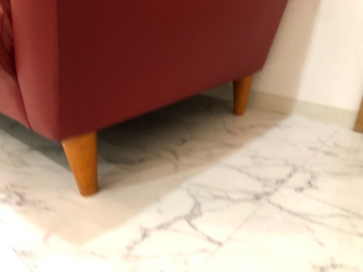 【決定済み】真っ赤なオシャレなレザーソファー