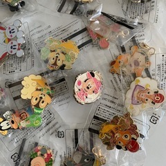 新品未使用 ミッキー　ミニー　デイズニー ピンバッチ チャームトップ　プーさん など　ディズニーグッズ 31個の画像