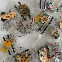 新品未使用 ミッキー　ミニー　デイズニー ピンバッチ チャームトップ　プーさん など　ディズニーグッズ 31個の画像