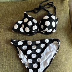 水玉のビキニ
