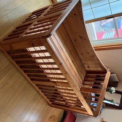 組み立て式ベビーベッドの画像