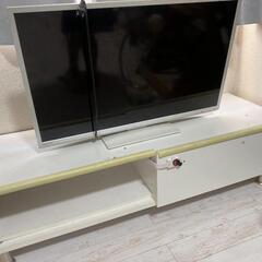 ３２インチテレビとテレビ台