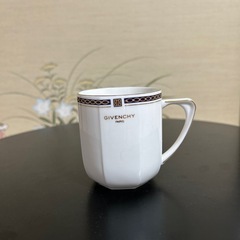 ジバンシーのマグカップ