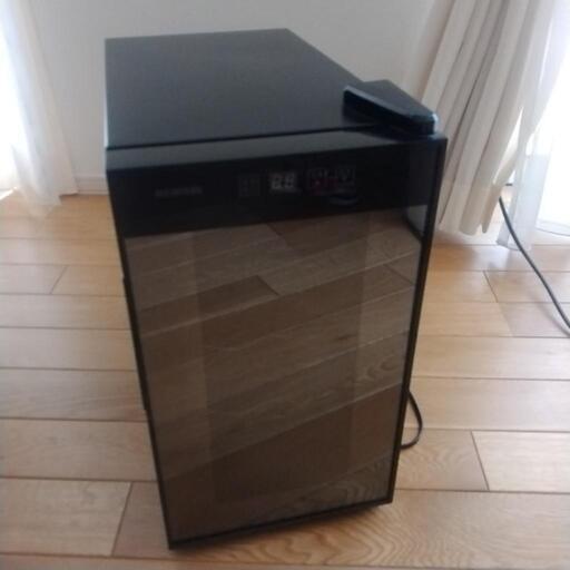 ワインセラー 家庭用 8本 アイリスオーヤマ ペルチェ式 PWC-251P-B