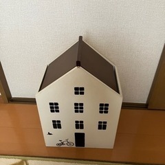 ハウス型ゴミ箱の画像