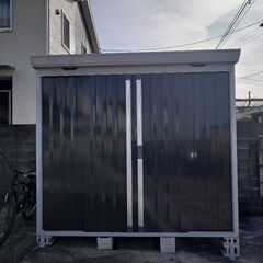 イナバ物置　大きめ