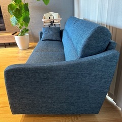 定価84,990円 ニトリ 182cm幅3人掛けソファ布製ブルー系の画像