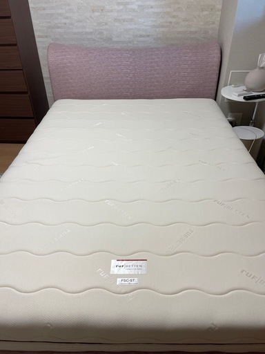 rufのダブルベッド