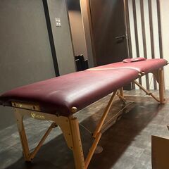 マッサージベッド　施術ベッド　エステベッド　折りたたみ式　コンパクトの画像