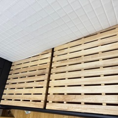 ベッドマットレスとベッドフレームの画像