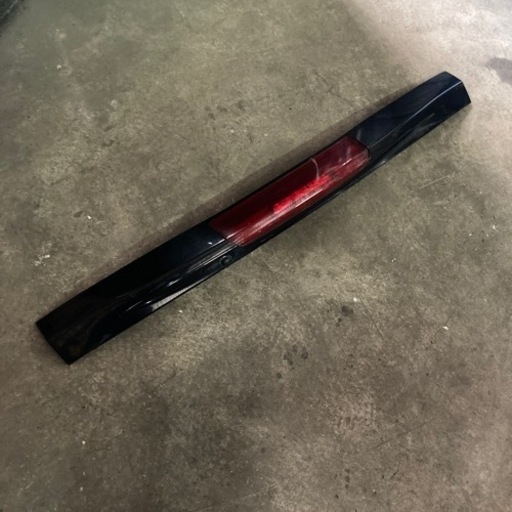 C25セレナ　ハイマウントストップランプ