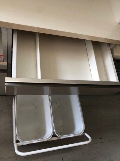 ?食器棚?