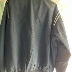 デサントのウォームジャンパーの画像