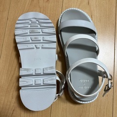 22.5cm　オデットエオディール サンダルの画像