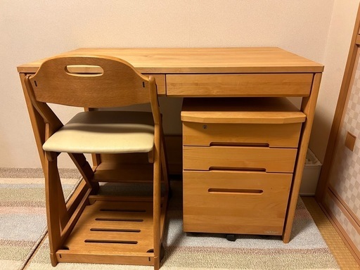 学習机・椅子・キャビネット