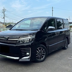 トヨタ ヴォクシー ZS きらめき ll 29年です 距離4万で...
