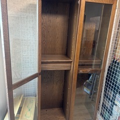 テレビ2010年製、ガラス棚、衣紋掛けの画像